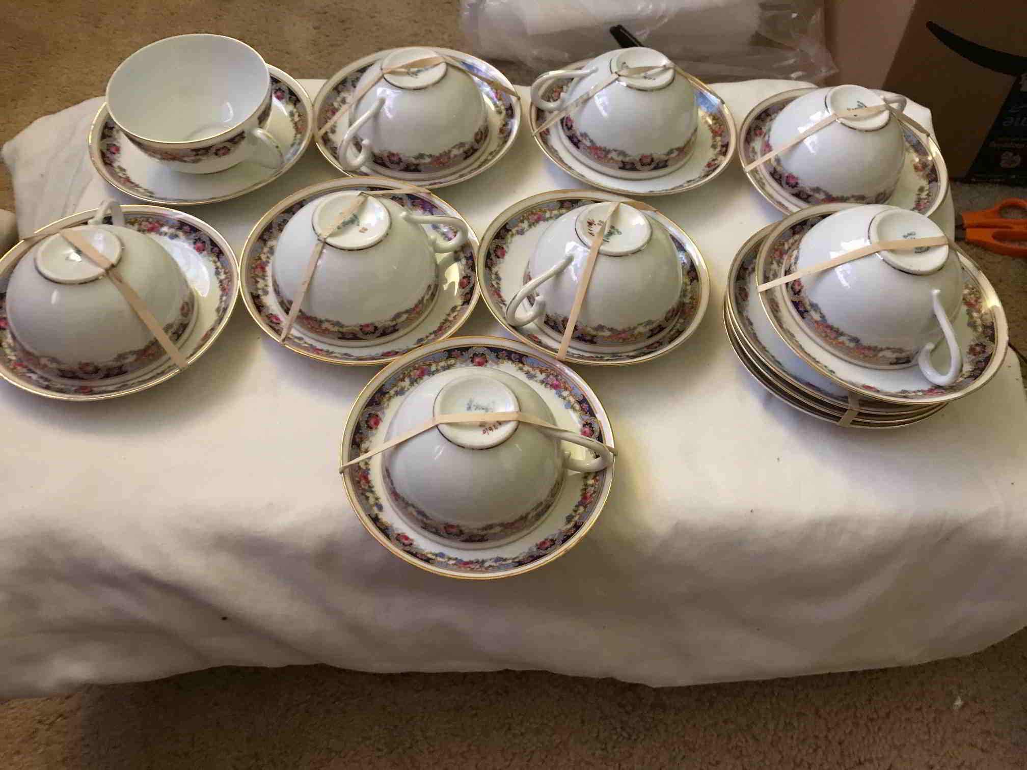 Cup and saucer sets